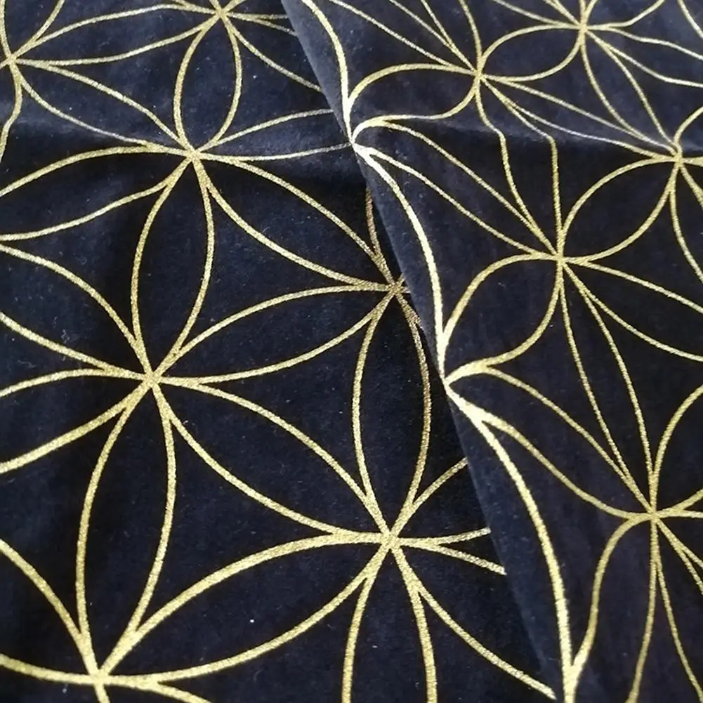Crystal Lattice Tarot Card Tablecloth - Velvet Divination Altar Cloth for Fortune Telling, Astrology, and Oracle Cards - The Flower Of Life Design